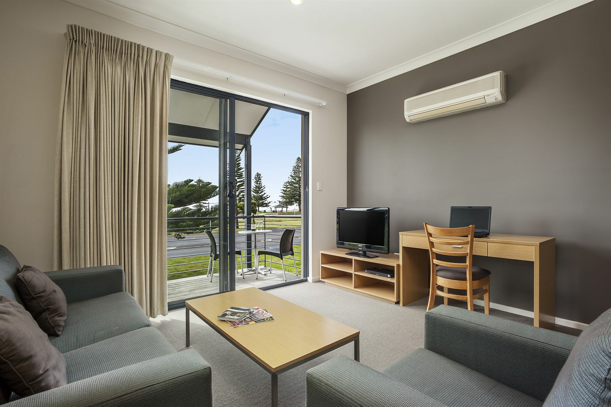 Quest Bunbury Aparthotel Екстериор снимка